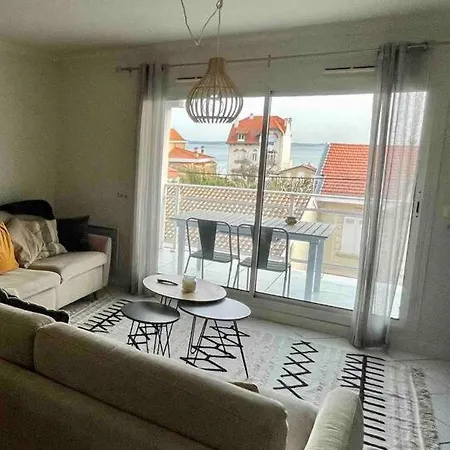 In Arcachon, Near The Apartamento *